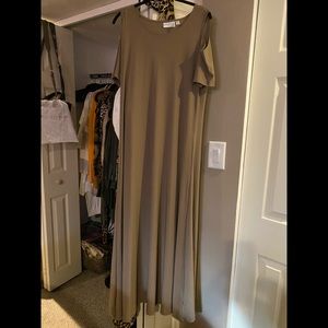 Cold shoulder maxi dress